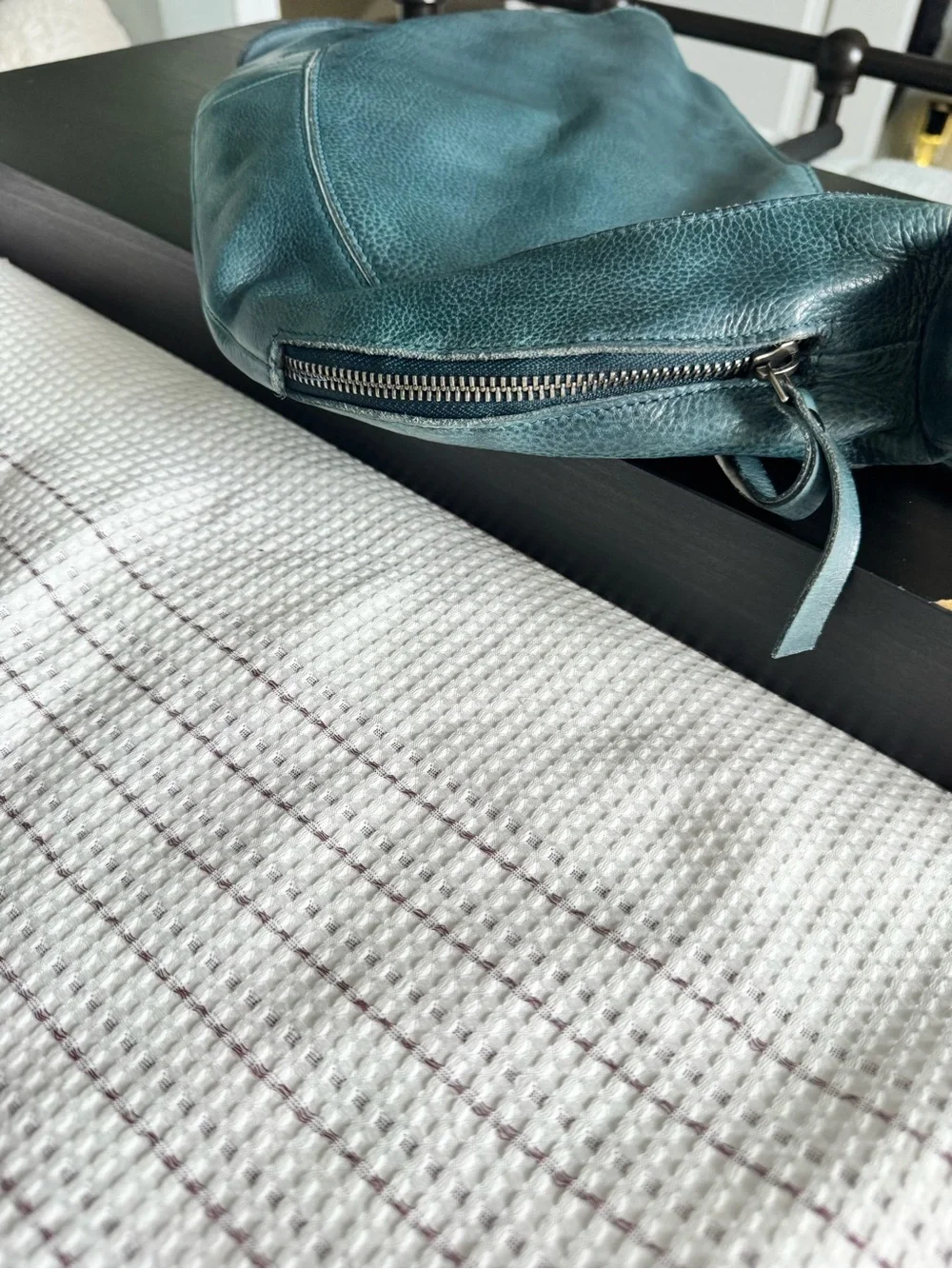 Latico Leathers Callie Leather Sling Bag - Picture 5 of 8